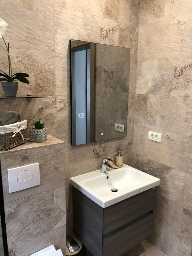 By The Sea Ap. 9 Apartment Navodari Bagian luar foto