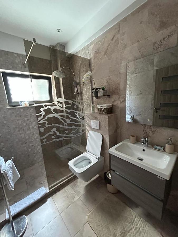 By The Sea Ap. 9 Apartment Navodari Bagian luar foto